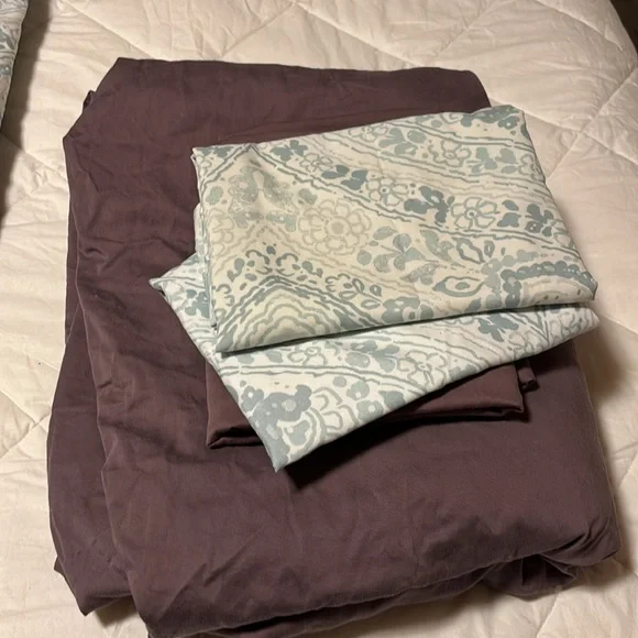 Double bedding set! - Picture 3 of 3